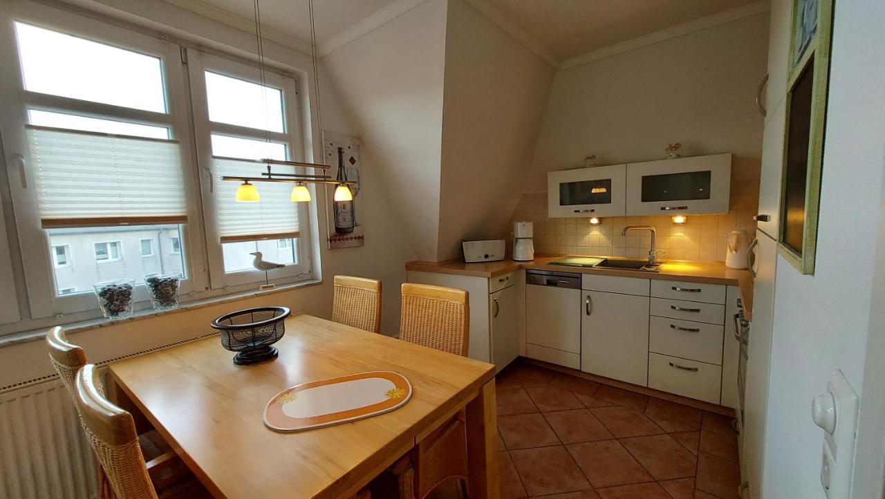 Ferienwohnung Hafenblick Wiek auf Rügen Extérieur photo