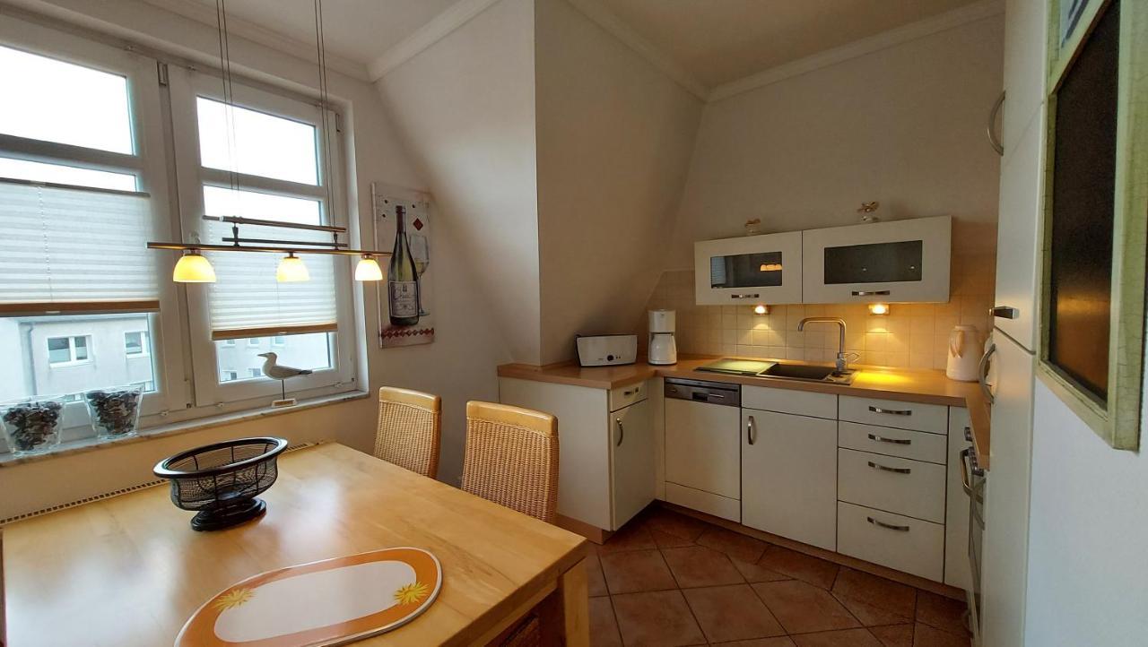 Ferienwohnung Hafenblick Wiek auf Rügen Extérieur photo